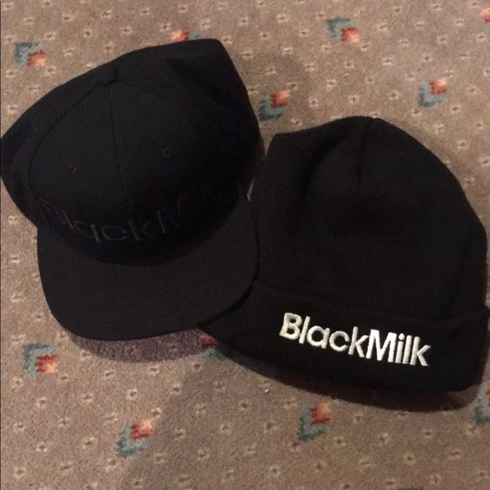 2 BLACKMILK HATS